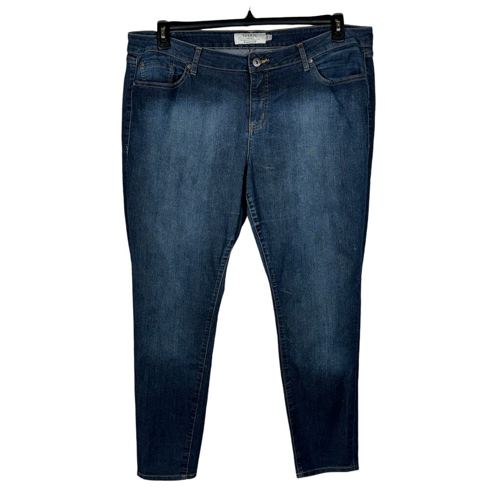 Torrid SZ 20R Straight Leg Jeans Stretch Hi-Rise Factory Faded Medium Wash Blue